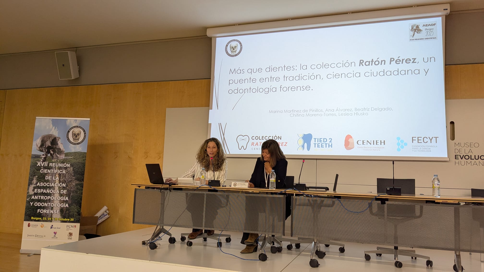 María Martínez de Pinillos en la XVII reuníón científica de la AEAOF
