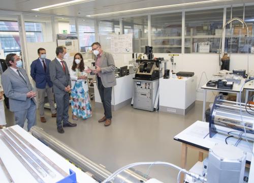 Pedro Duque at Archaemagnetism Laboratory. CENIEH/Susana Santamaría