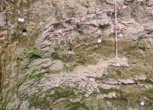 Muestreo para datación por ESR en Covacha de Zarpazaso (Galería, sierra de Atapuerca)/Isabel Hernando Alonso
