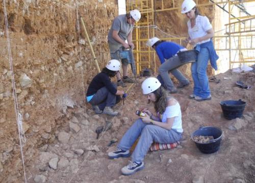 Campaña de excavaciones 2014 en los yacimientos de la Sierra de Atapuerca