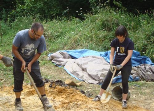 El yacimiento de Aranbaltza, clave para entender las formas de vida de neandertales y sapiens durante el Paleolítico