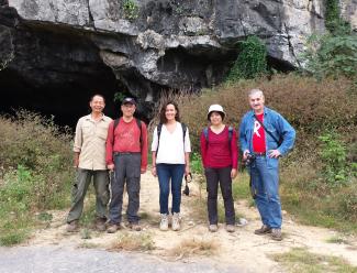 Con JMBC y otros autores (Prof. Liu Wu segundo por la izquierca y Wu Xiujie) visitando yacimientos en el sur de China en 2014