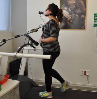 A volunteer at the CENIEH Bioenergy and Motion Analysis Lab./ G. Zorrilla