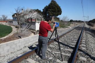 Faro Focus 3D X330 for 3D scanning of one of the railway sections under study/Alfonso Benito