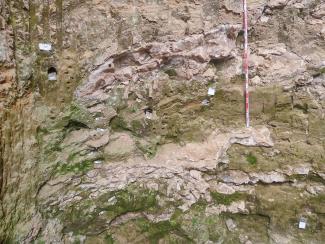 Sampling for ESR dating in Covacha de Zarpazos (Galería, Sierra de Atapuerca)_Isabel Hernando Alonso