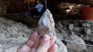 La Cova de les Teixoneres reúne la colección de puntas de lanza neandertales más importante de la península ibérica