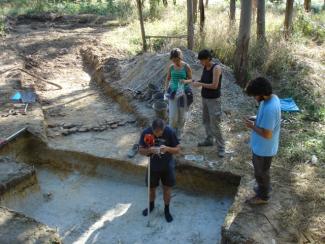 El yacimiento de Aranbaltza, clave para entender las formas de vida de neandertales y sapiens durante el Paleolítico