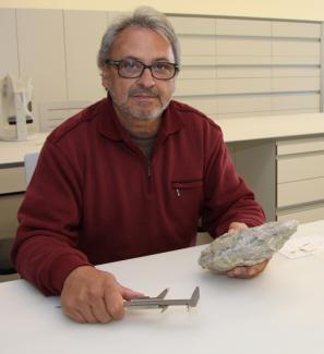 Manuel Santonja del CENIEH, premio de excelencia investigadora de la Universidad de Granada